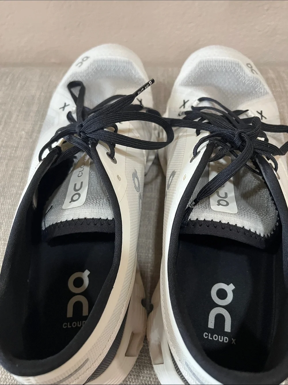 On Running Men's Athletic Sneakers in White and Black  Size 11.5